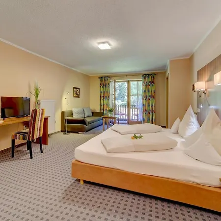 Zum Edlhof Otel